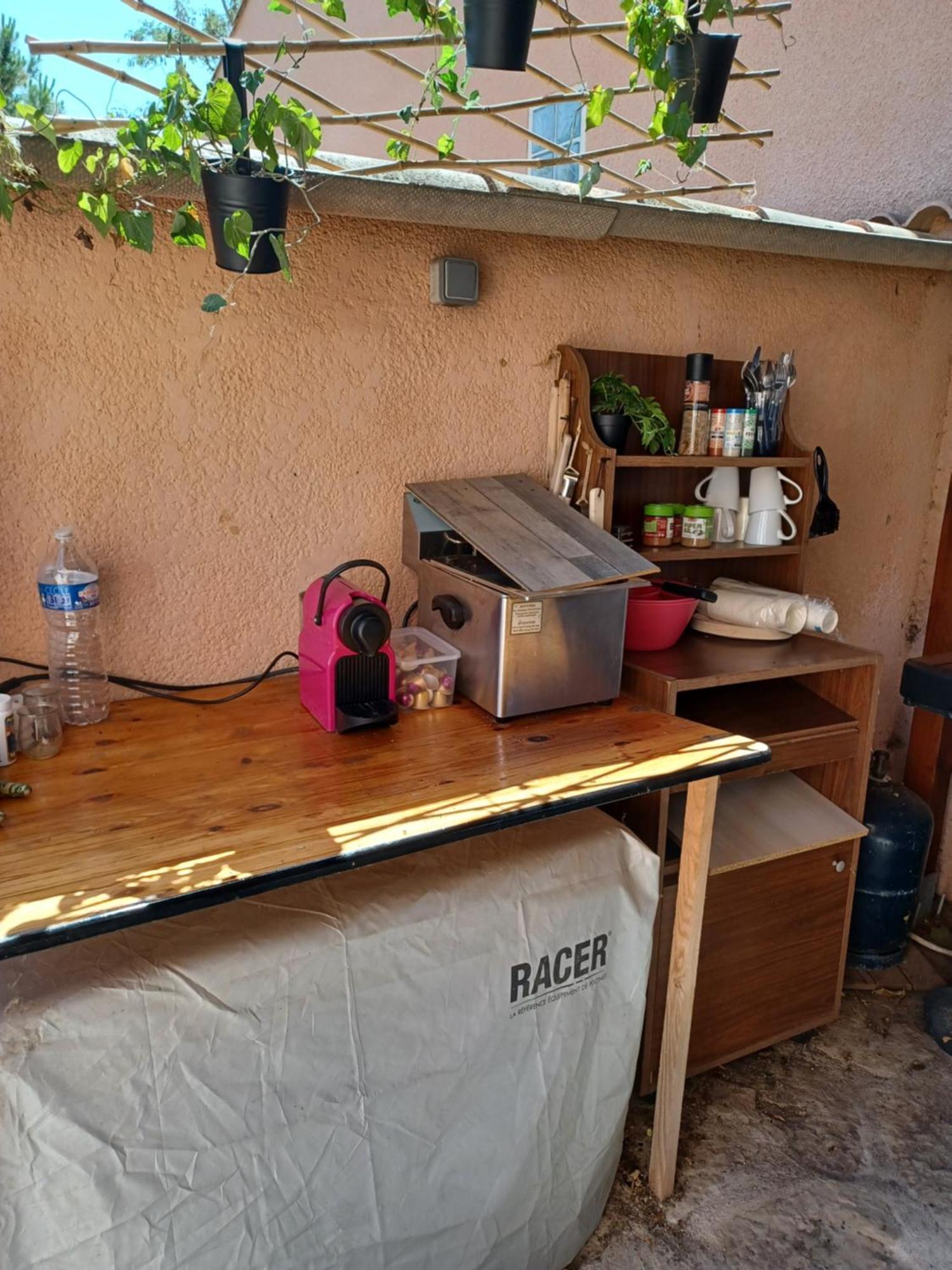 Le Clos D'Amandine Appartement Sallèles-dʼAude Buitenkant foto